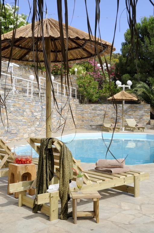 Kymothoi Rooms & Pool Bar Gavrio Exteriör bild