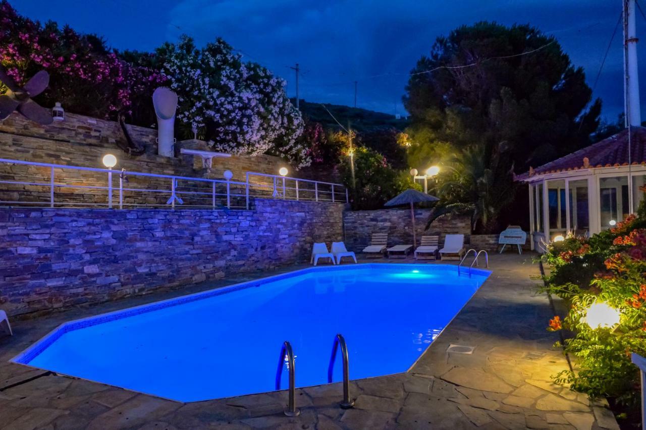 Kymothoi Rooms & Pool Bar Gavrio Exteriör bild