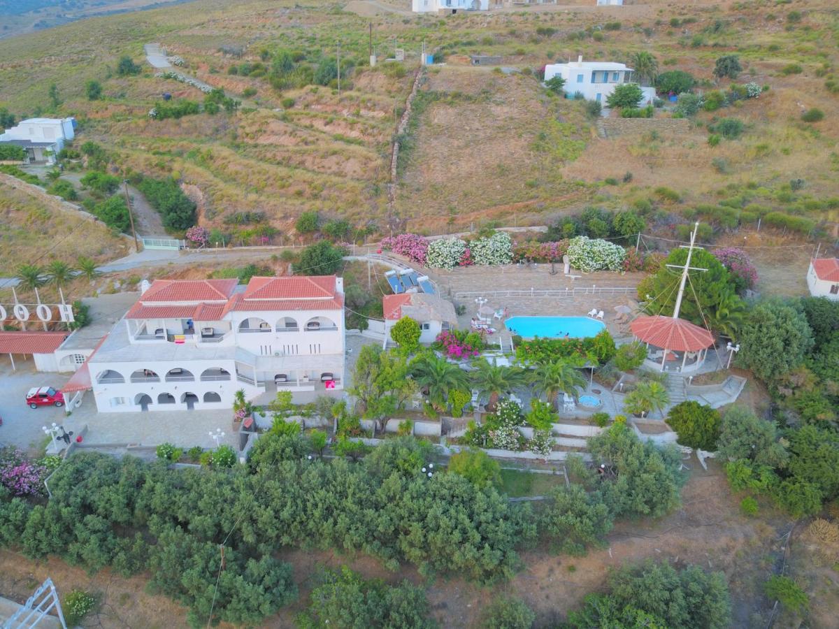 Kymothoi Rooms & Pool Bar Gavrio Rum bild